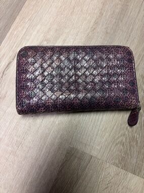 Bottega Veneta Leather Zip Wallet - Plum/purple